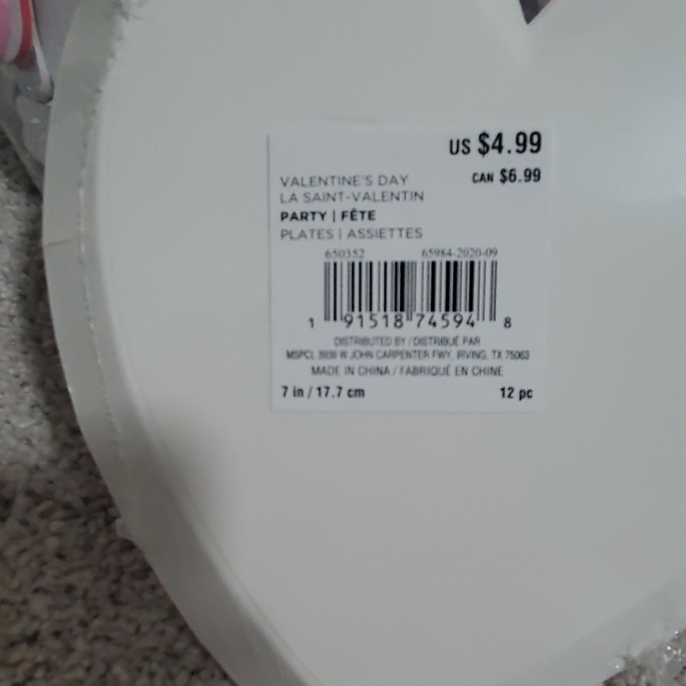 NWT  VALENTINE PARTY SUPPLIES - Picture 4 of 4